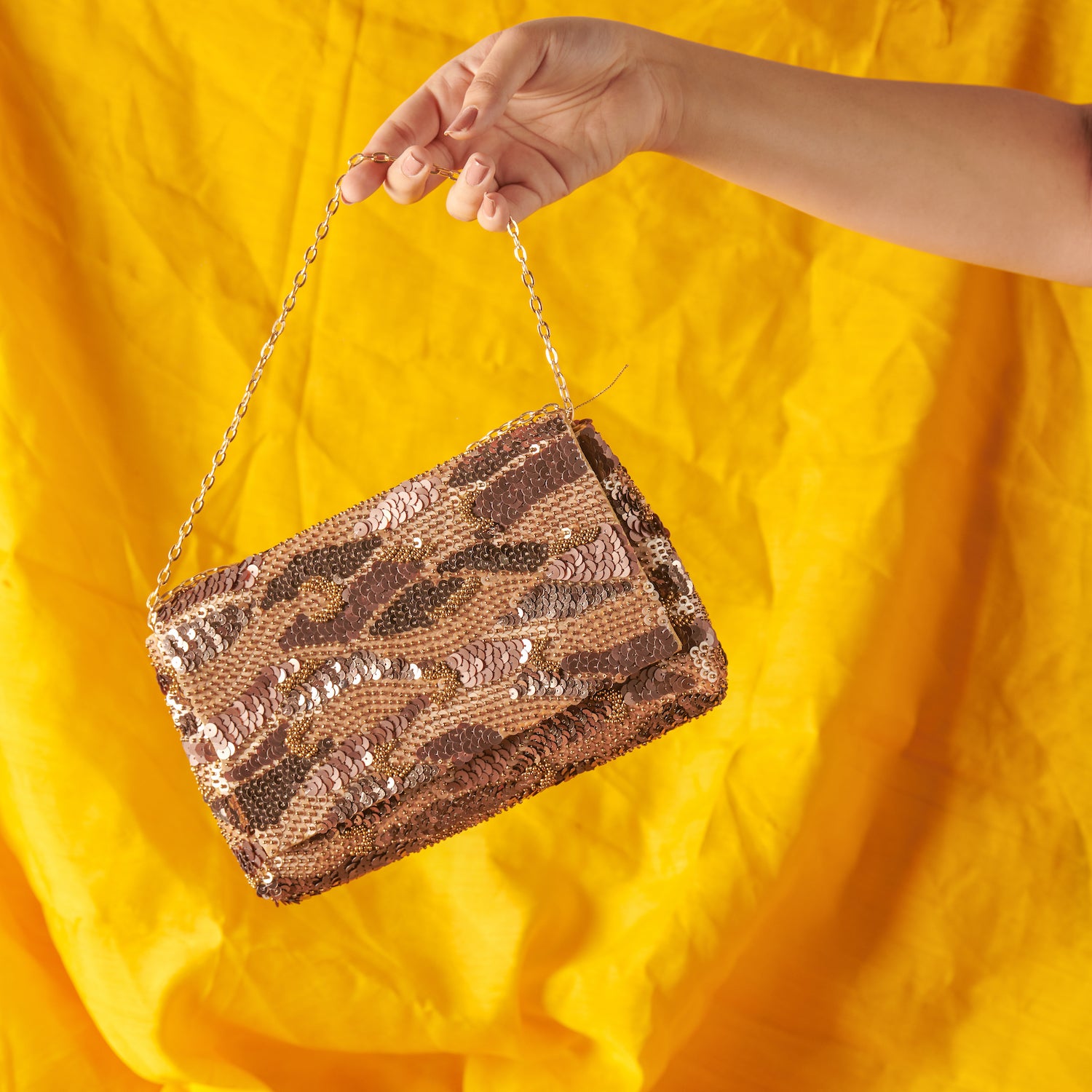 Eelina zing clutch