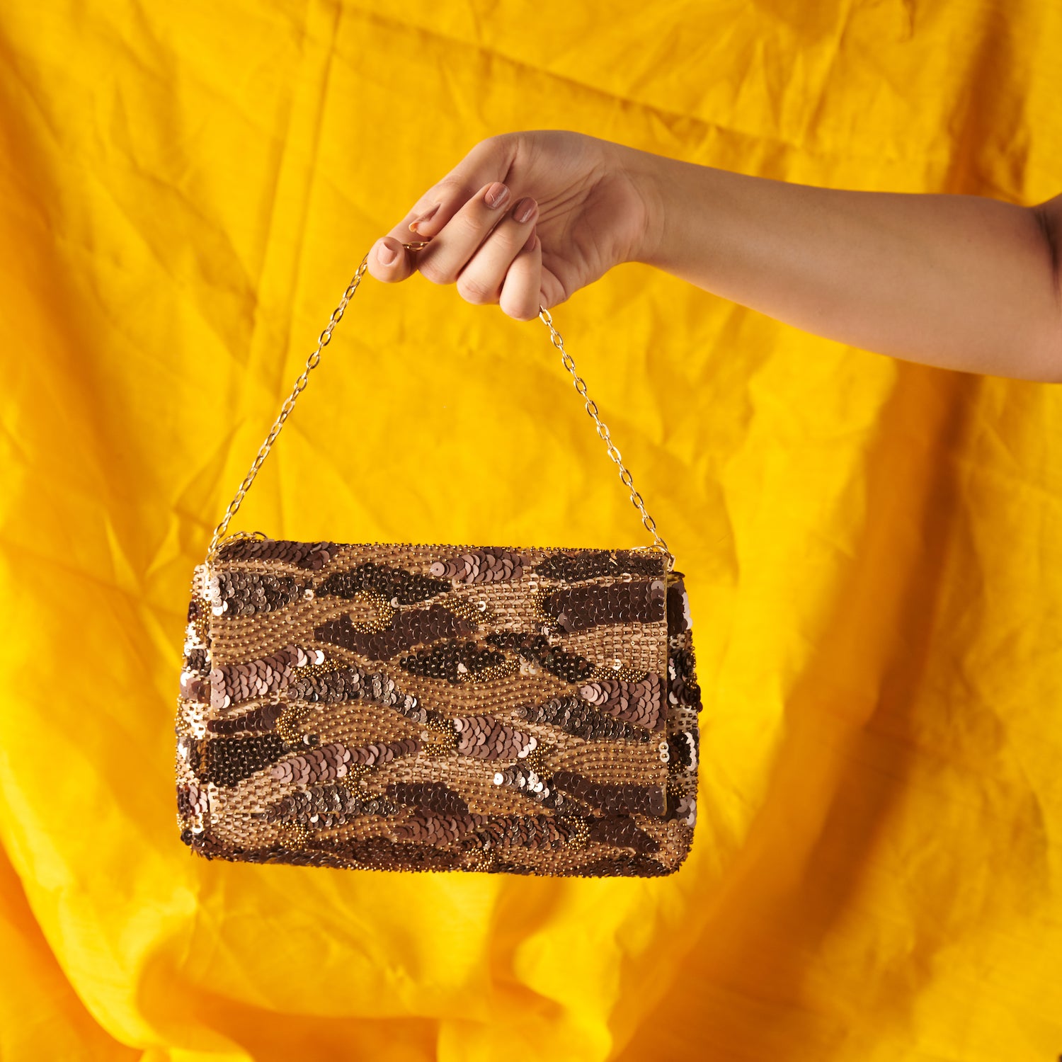 Eelina zing clutch