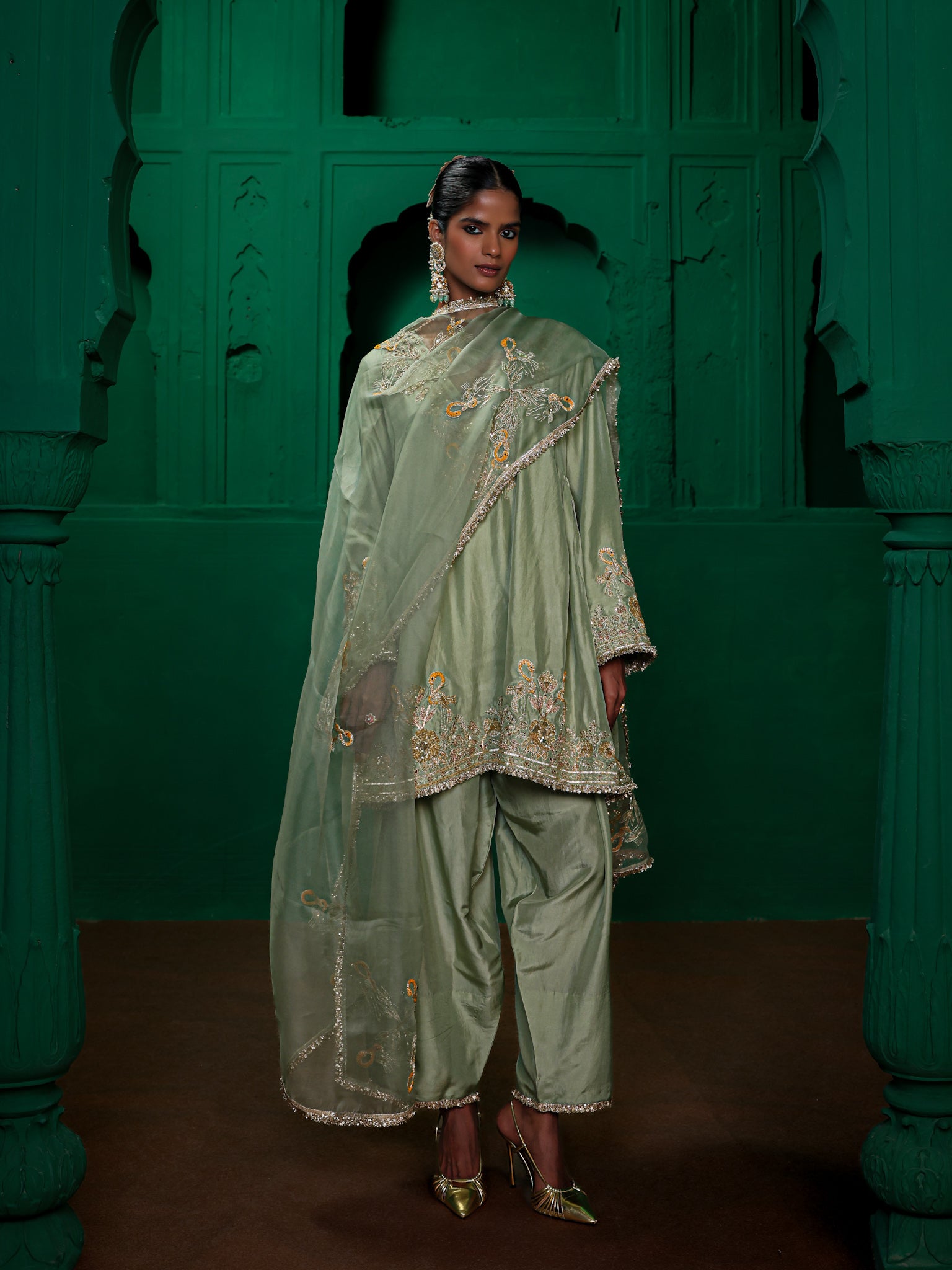 RAVEENA