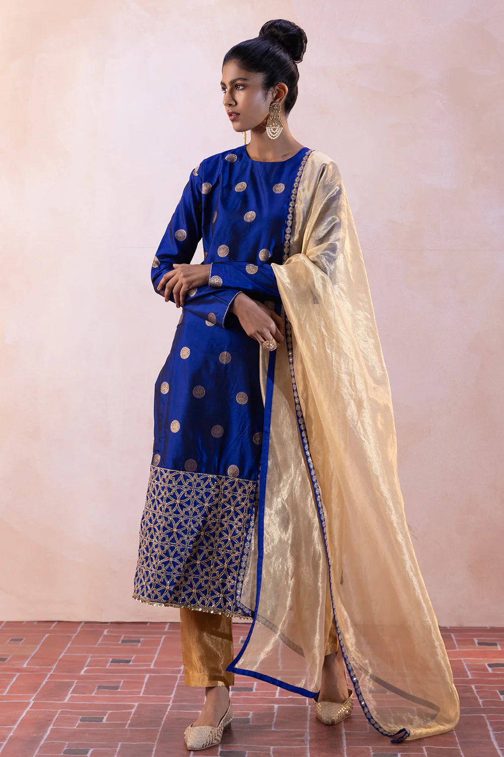 Bengaluru Silk Elephant Buty Kurta Set with Zari Tissue Pants & Dupatta
