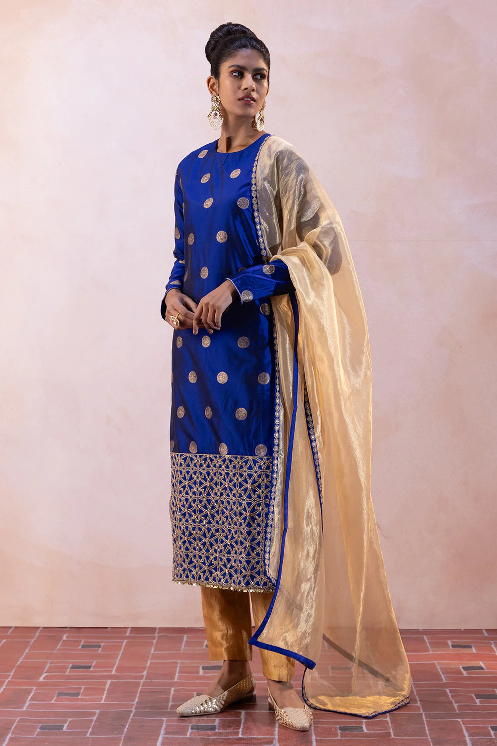 Bengaluru Silk Elephant Buty Kurta Set with Zari Tissue Pants & Dupatta