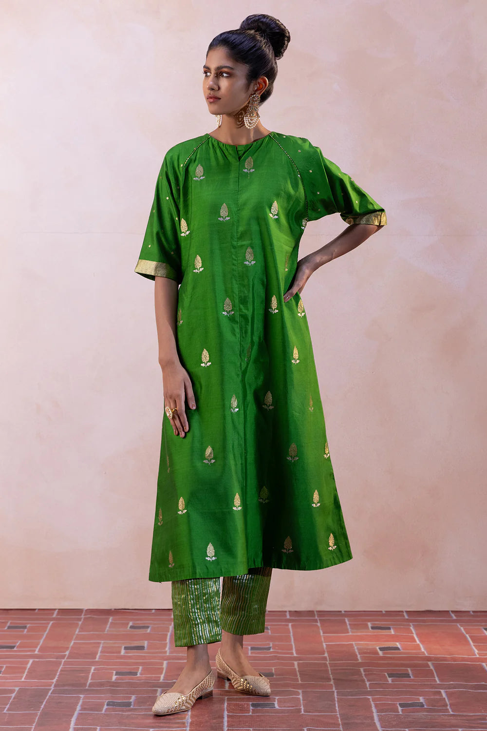 Benarasi Handloom Kurta Set with Gold-Silver Zari Tissue Pants