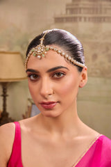 Xago Traditional Kundan Maangtikka with Matha- Patti with Pearl Detailing.