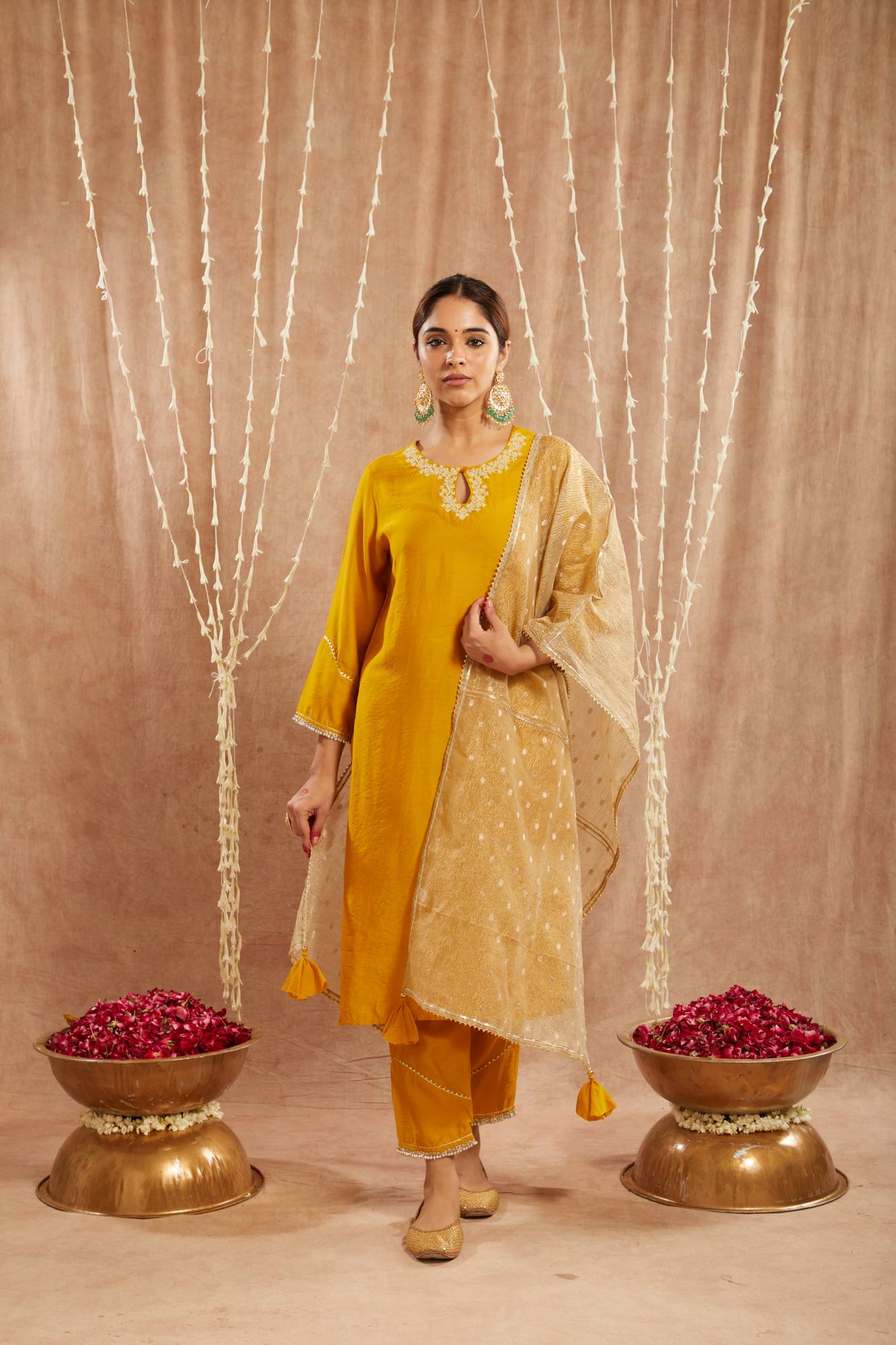 Golden Dori Chanderi Kurta with Narrow Pants