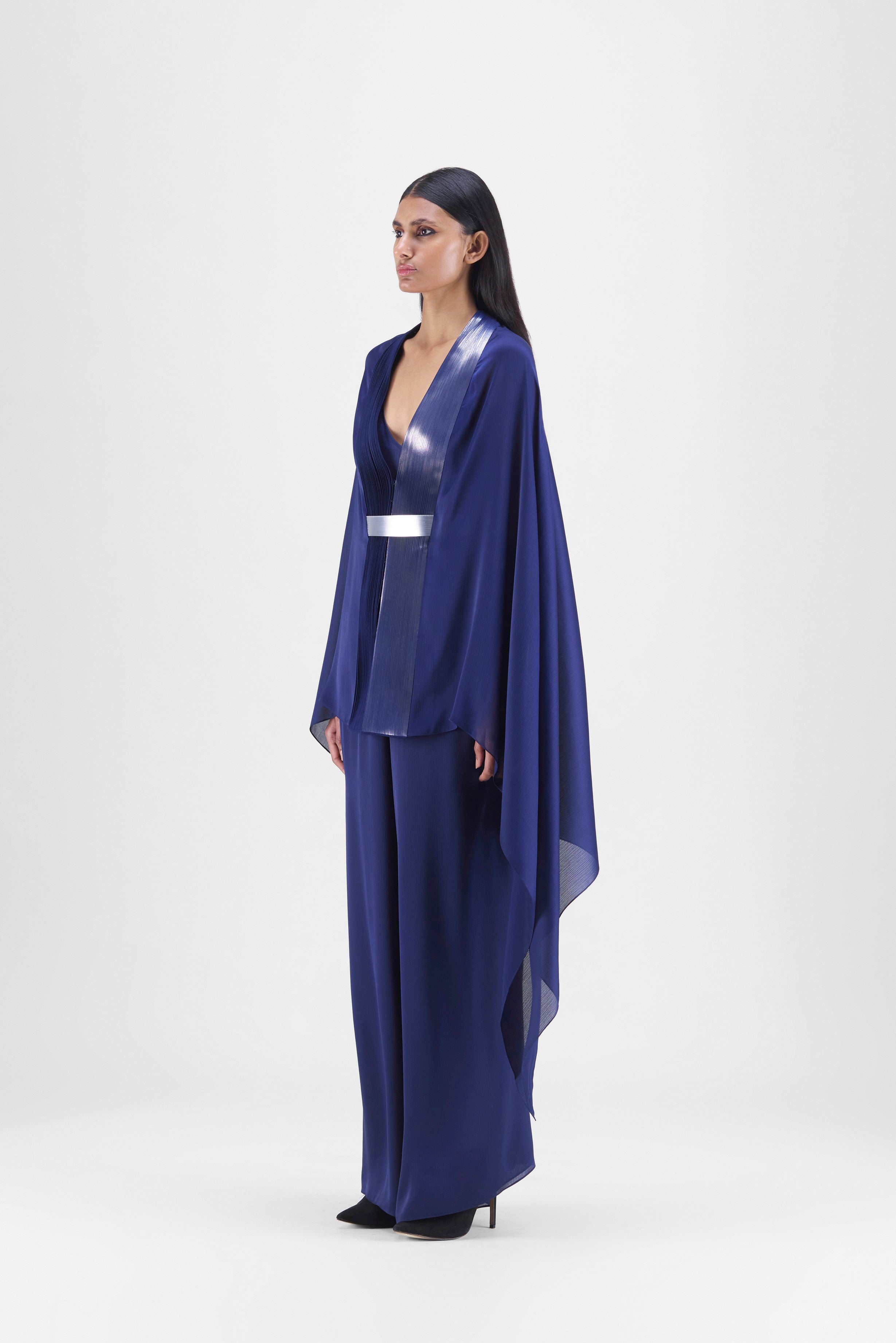 METALLIC SRUCTURED CAPE SET