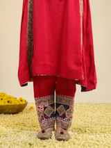 Red Aynaz Kurta Set