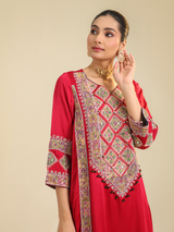 Red Aynaz Kurta Set