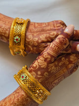 BANGLES