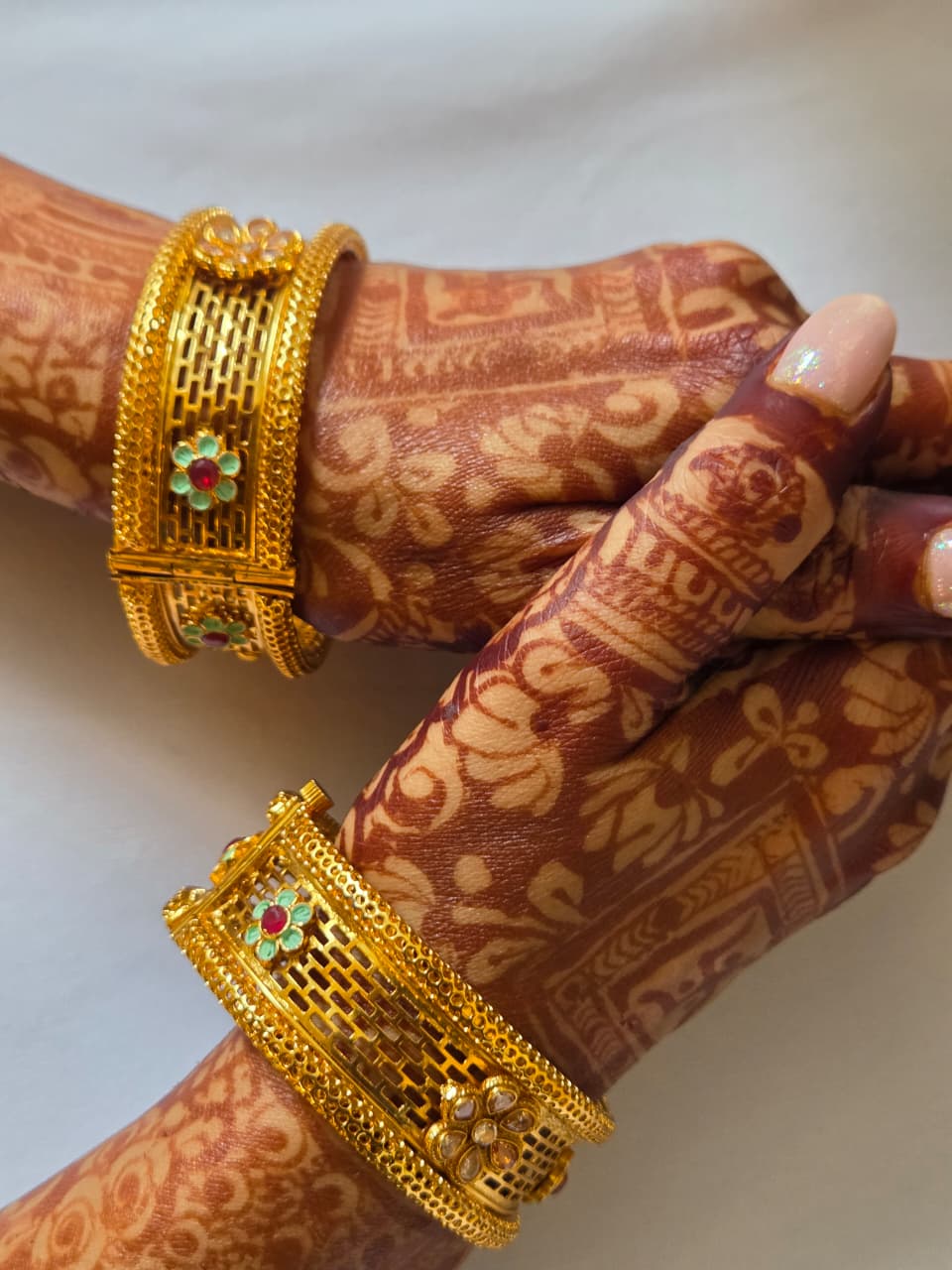 BANGLES