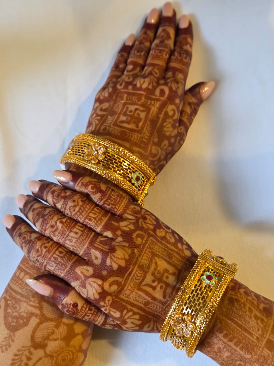 BANGLES