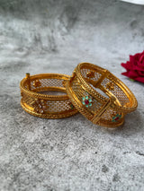 BANGLES