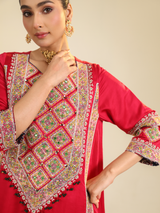Red Aynaz Kurta Set