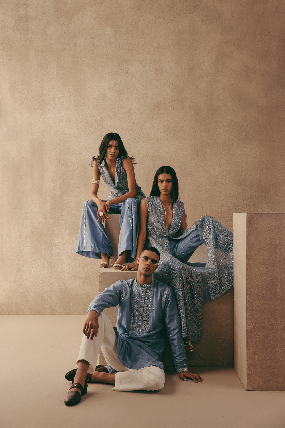 MIRROR & ZARI EMBELLISHED KURTA SET