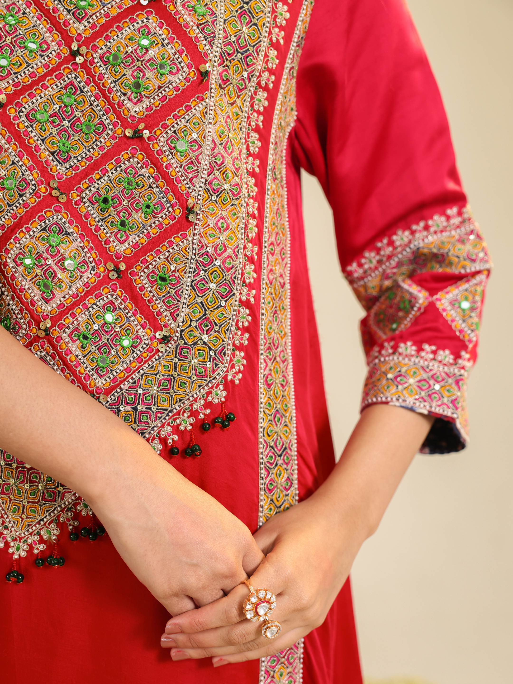 Red Aynaz Kurta Set