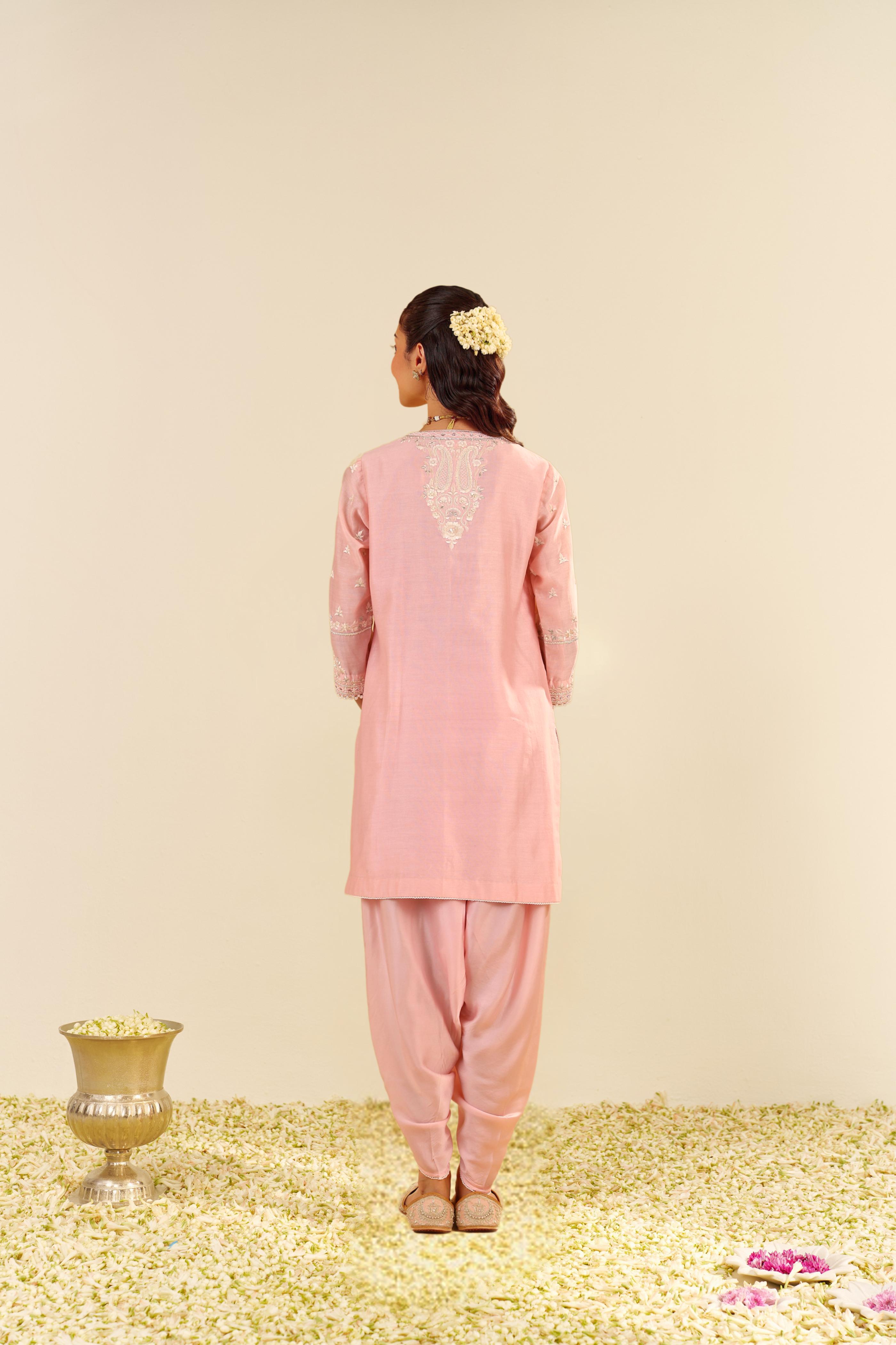 ZAISHA - SHORT KURTA WITH DHOTI
