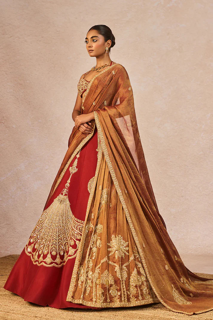‘BAAT BAN GAYI’ LEHENGA