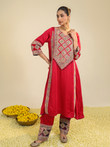 Red Aynaz Kurta Set