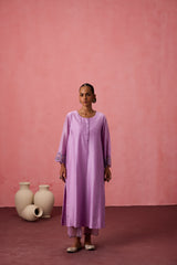 Lilac chanderi dori work embroidered kurta paired with pant & organza dupatta