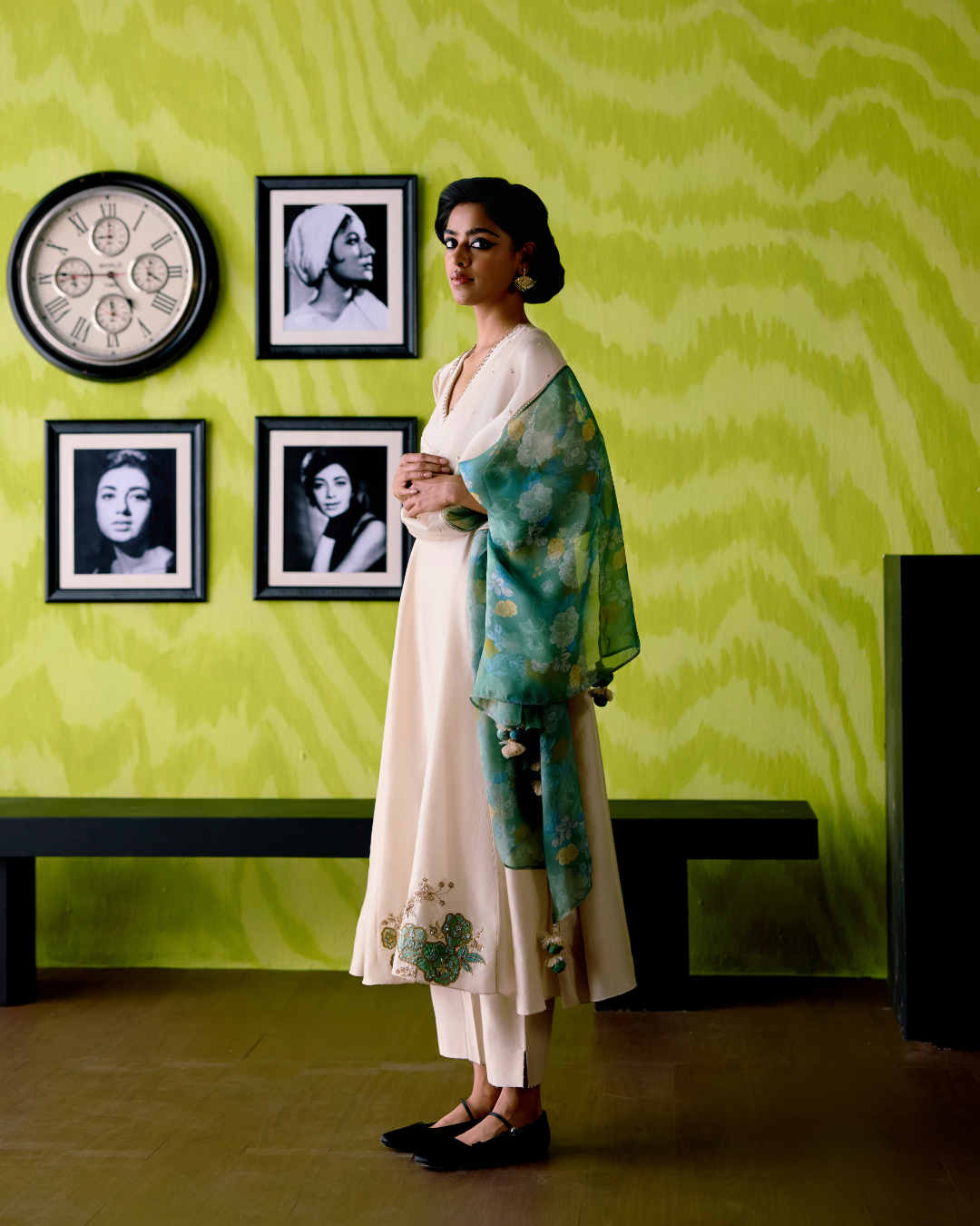 Ivory Side Panelled A-Line Kurta Set