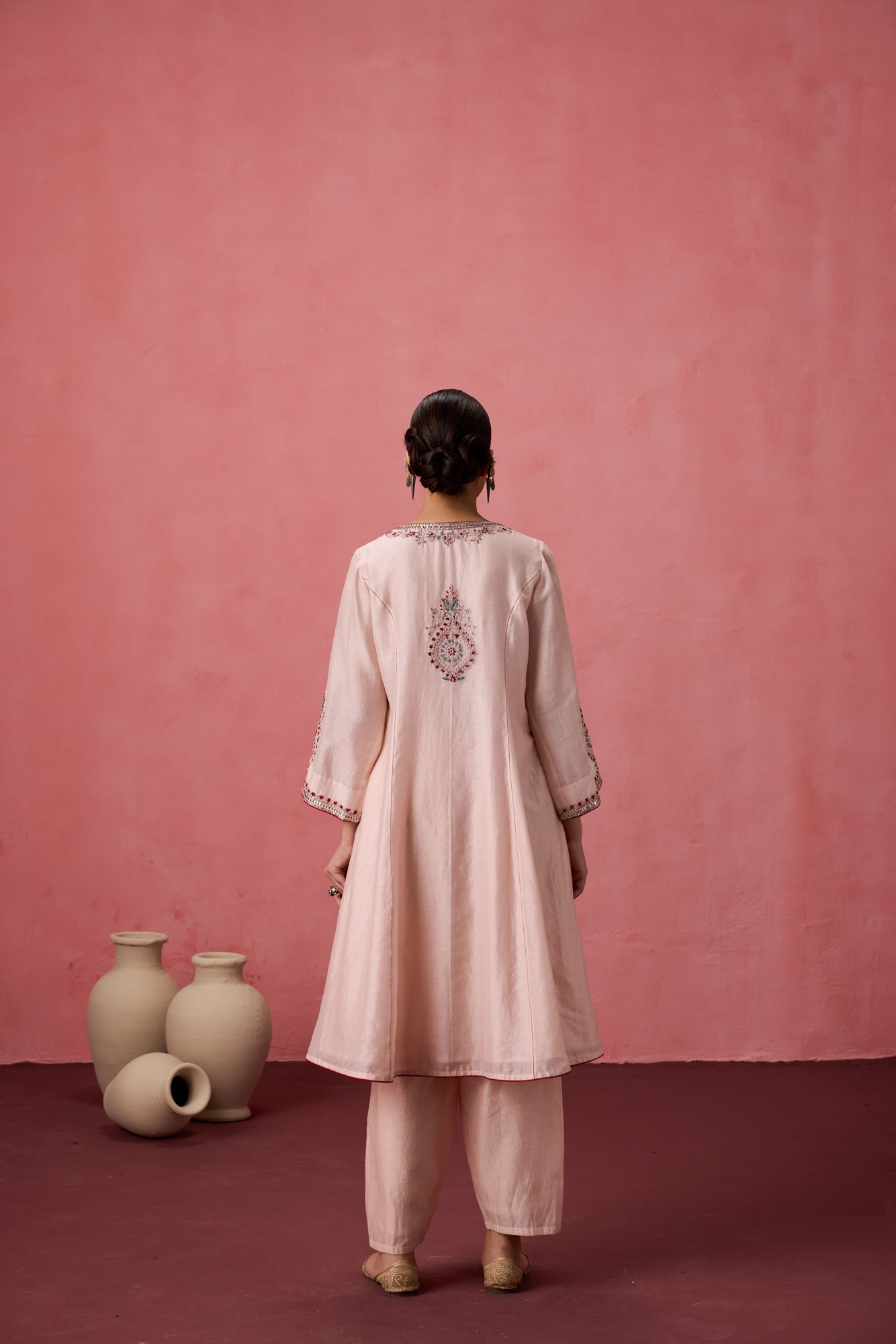 Cozy peach chanderi dori work and resham buti and heavy neckline embroidered kurta paired with pant & organza dupatta