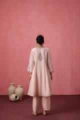 Cozy peach chanderi dori work and resham buti and heavy neckline embroidered kurta paired with pant & organza dupatta