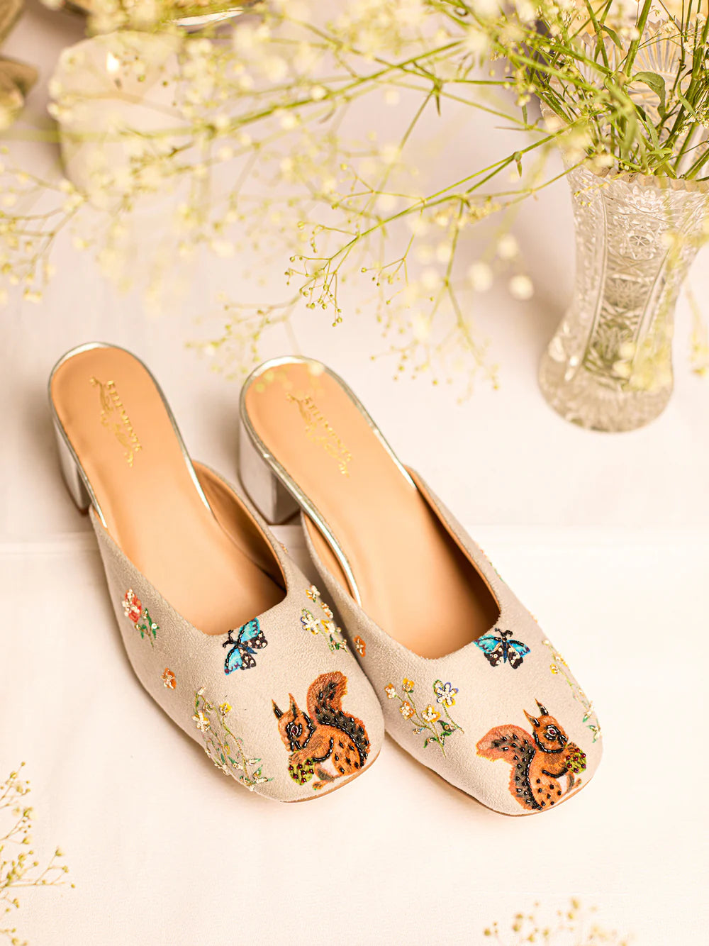 Raahi mule heel