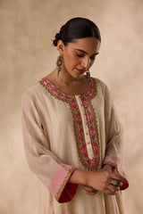 Ivory chanderi beads and resham embroidered kurta paired with pant & organza dupatta