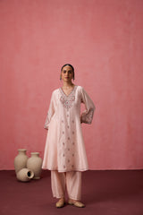 Cozy peach chanderi dori work and resham buti and heavy neckline embroidered kurta paired with pant & organza dupatta