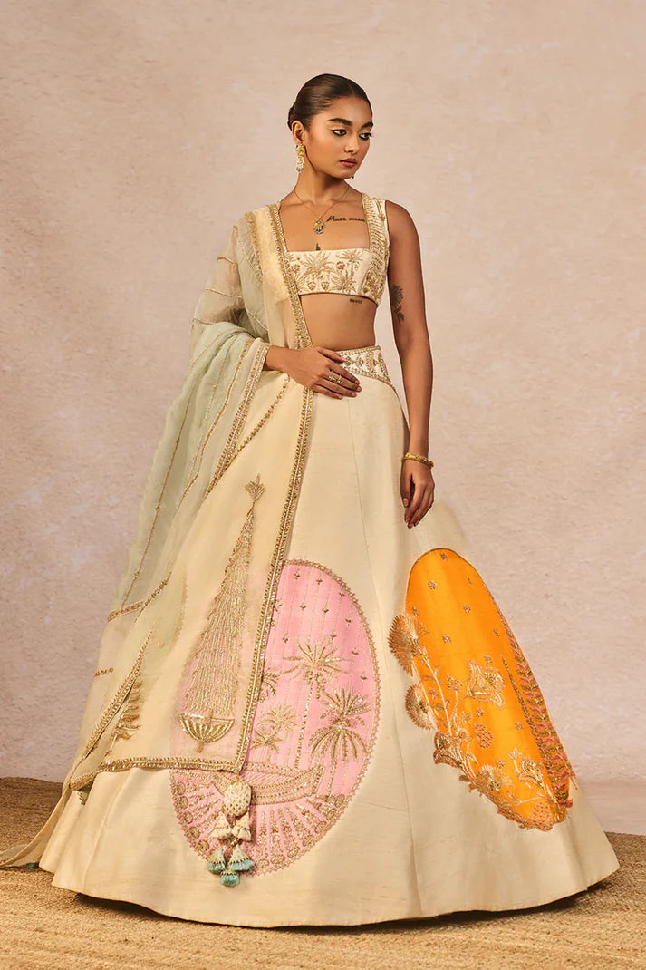 ‘MAHEK TI HUI CHANDNI’ LEHENGA 1