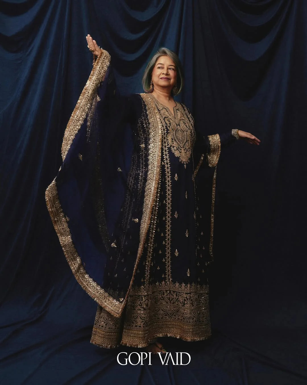 Rekha Bhardwaj in Zahina AG Set