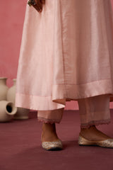 Cozy peach chanderi floral resham embroidered kurta paired with organic cotton slip, pant & organza dupatta