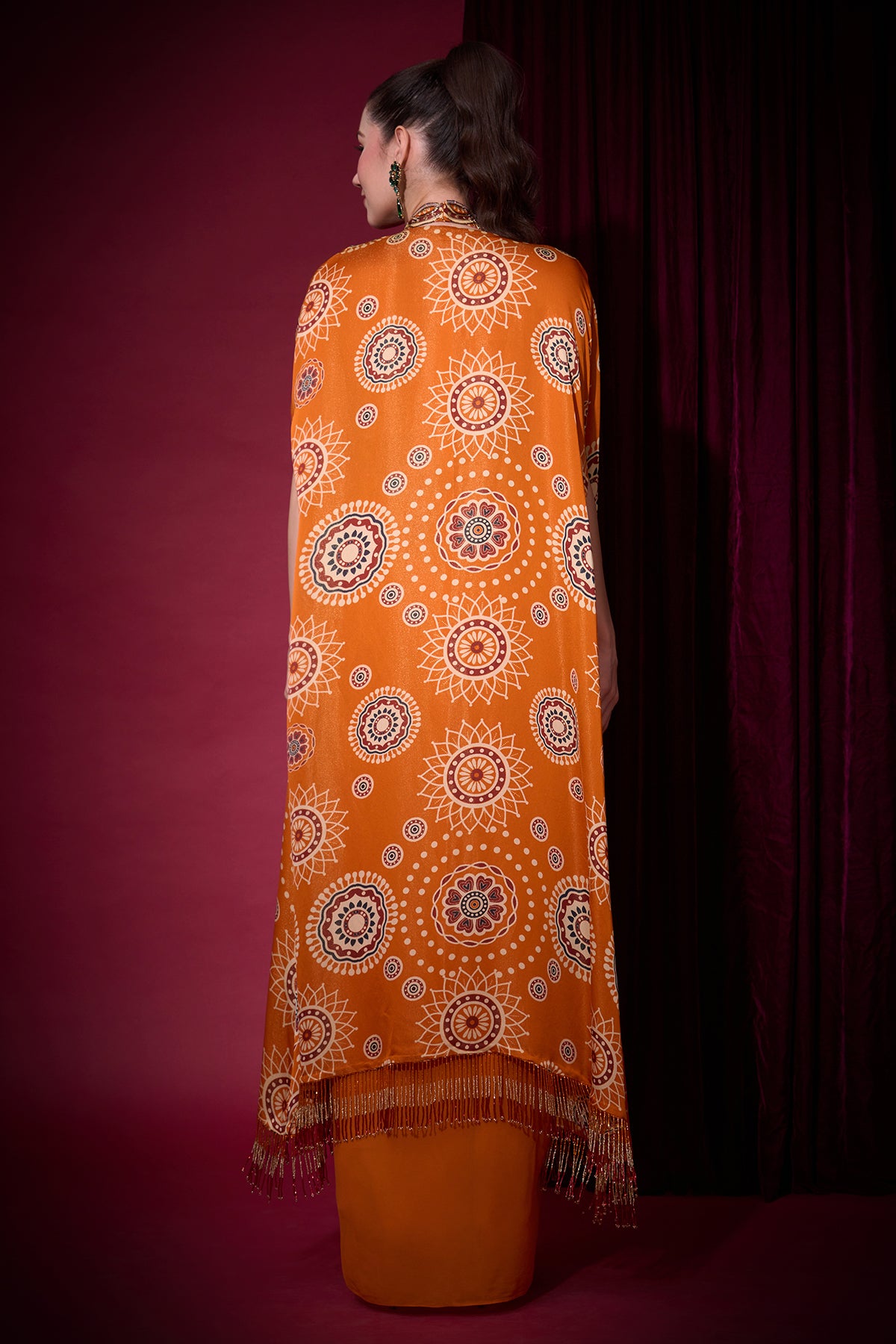 GOLAKAARI CAPE SET