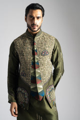 Hiba Elegant Kurta Ensemble