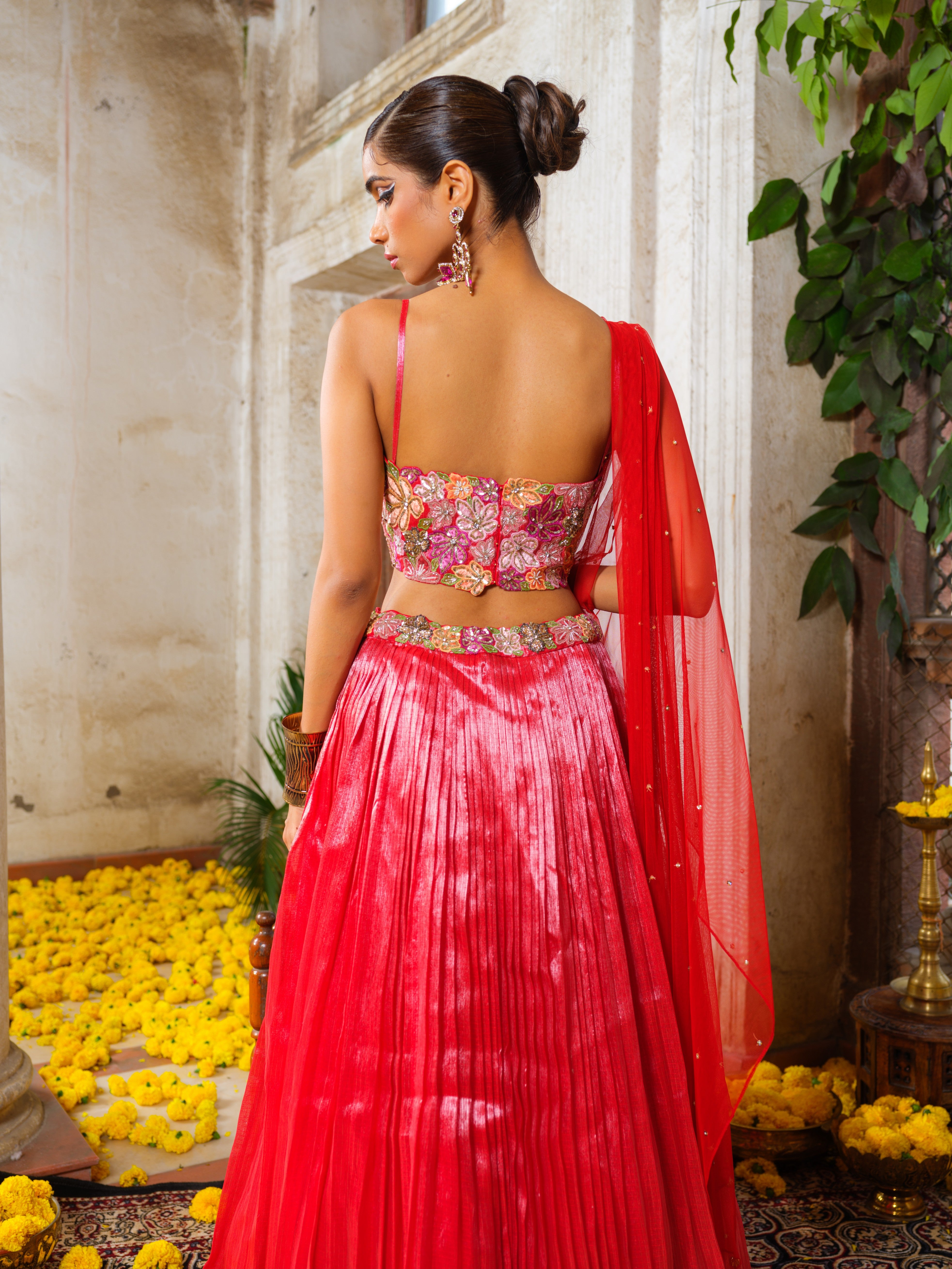 tara laal lehenga set