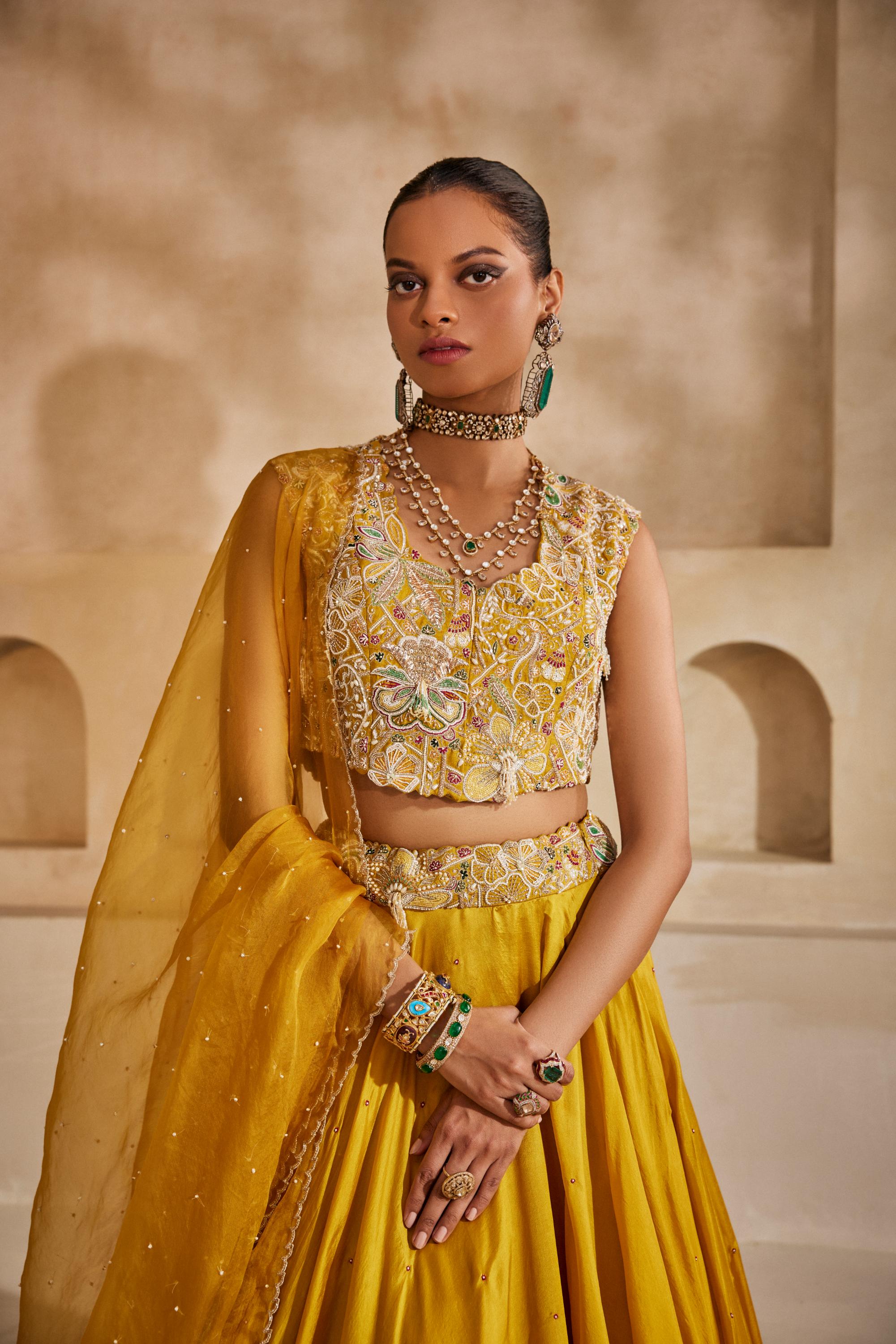 Peeli Noor lehenga set