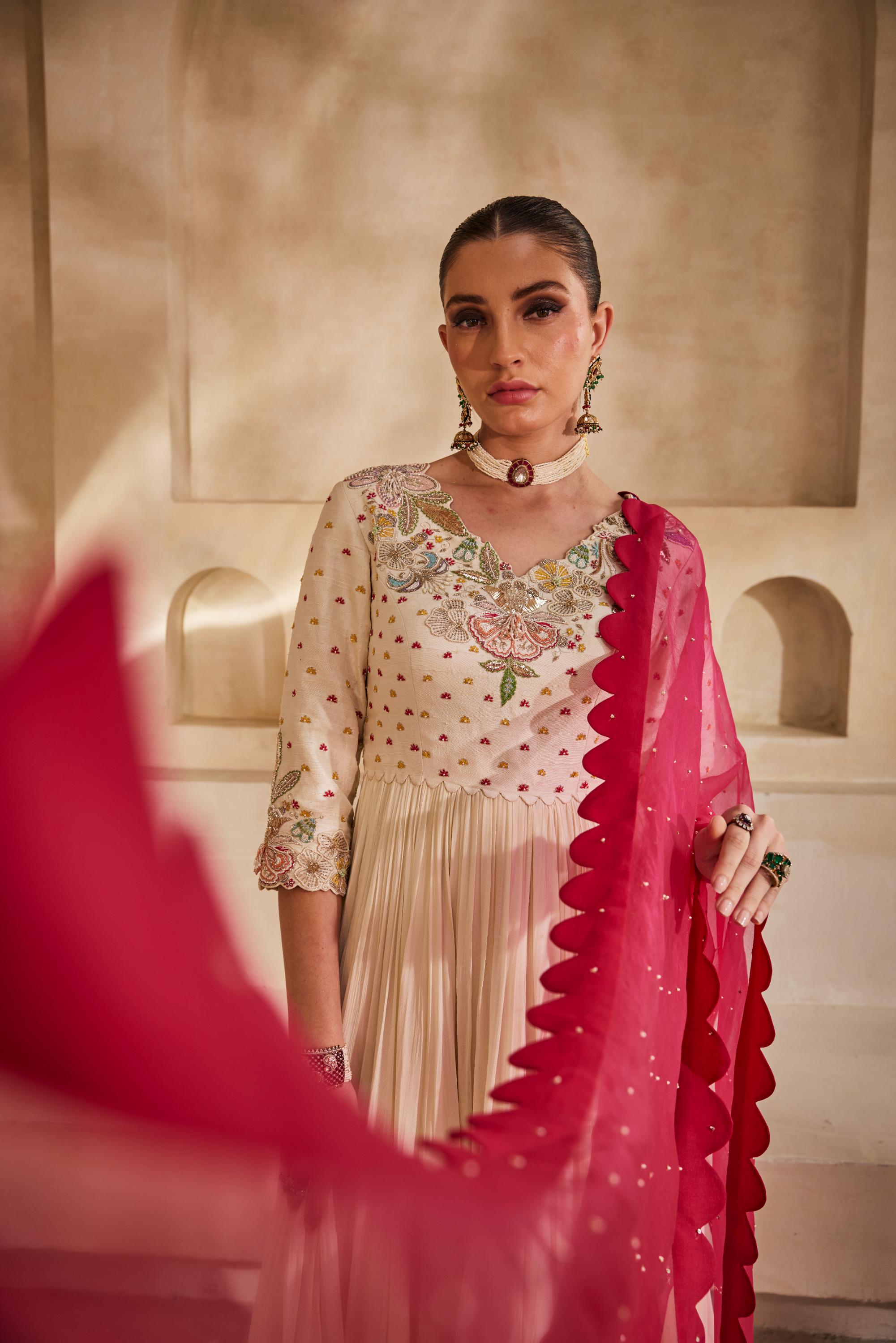 gulaabi anarkali set