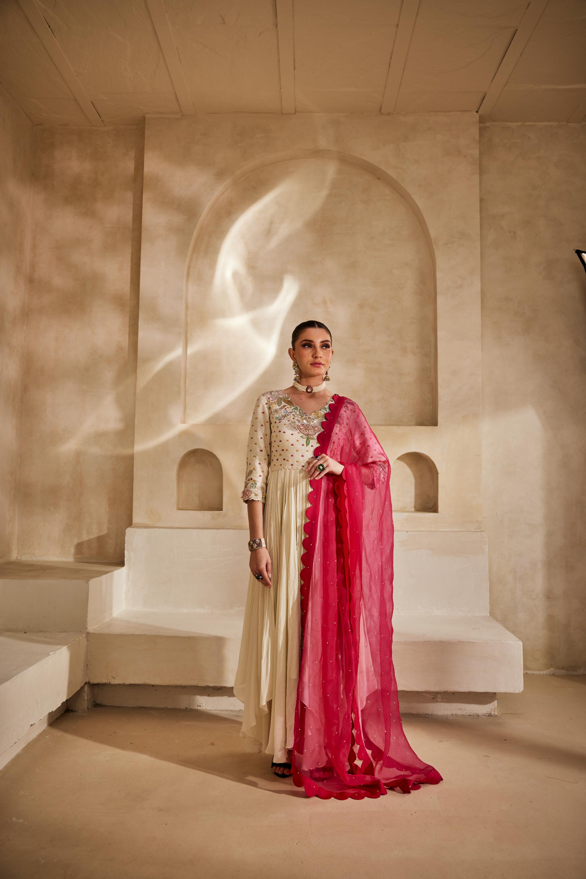 gulaabi anarkali set