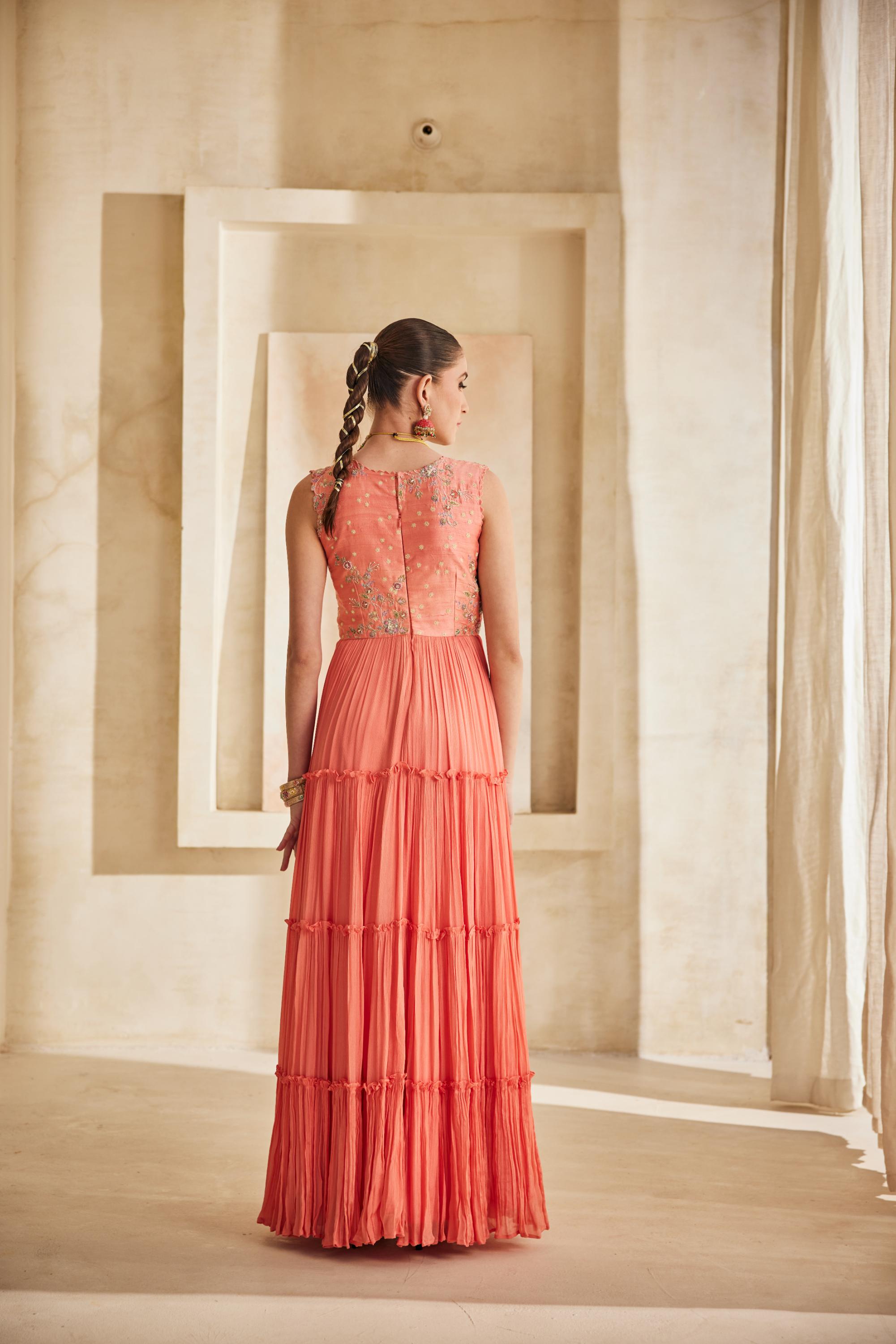 Leher gown