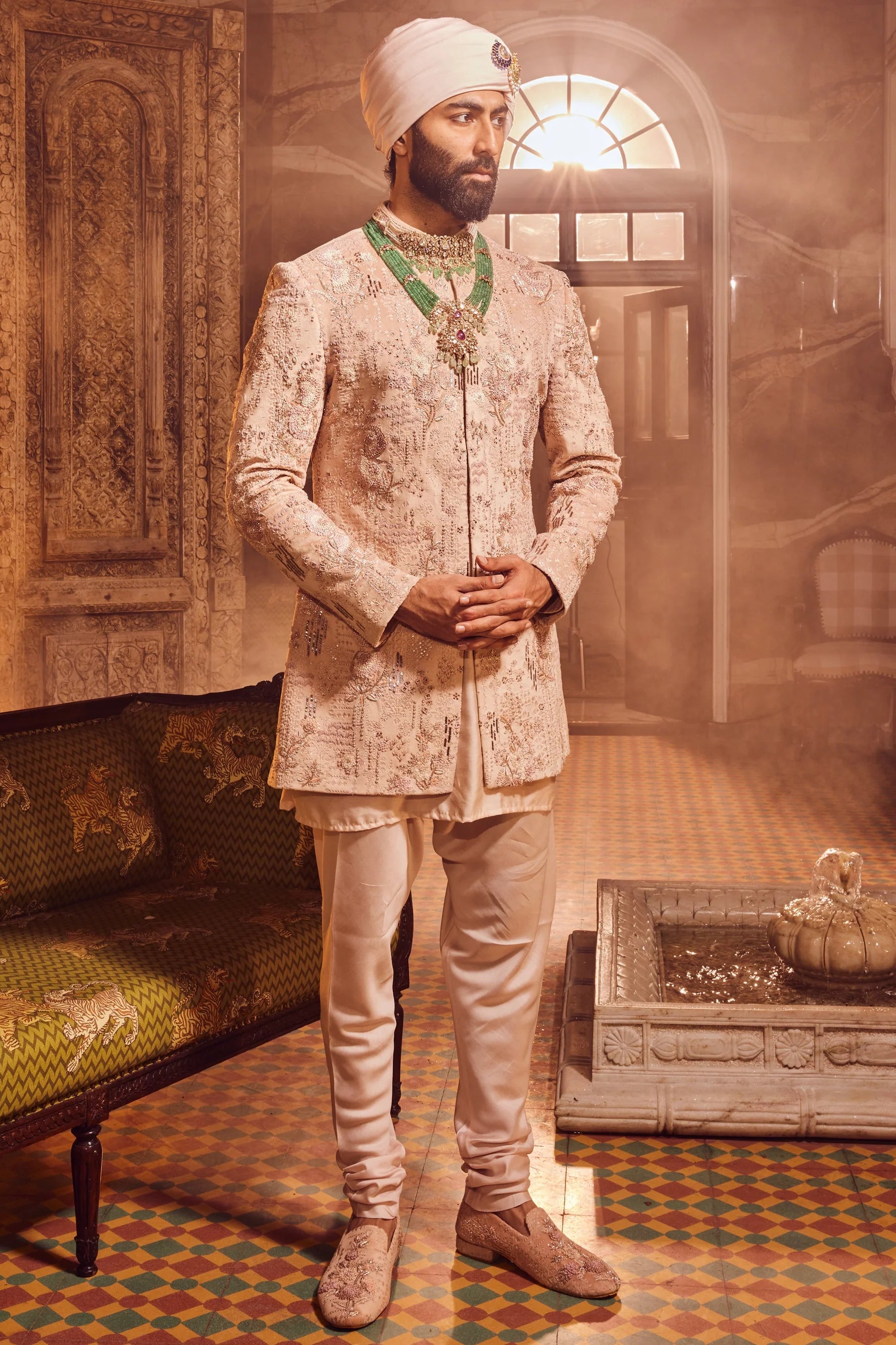 SALMON PINK VELVET
EMBROIDERED BANDHGALA