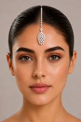 Elegant and petit diamond maangtika