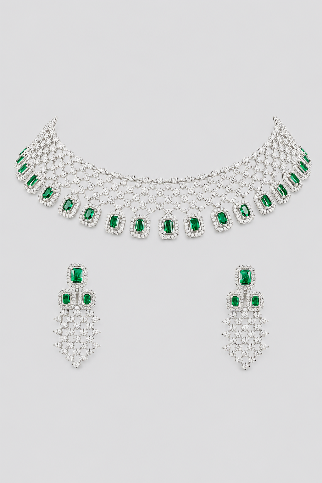 Elegant and classy diamond necklace set with emeralds