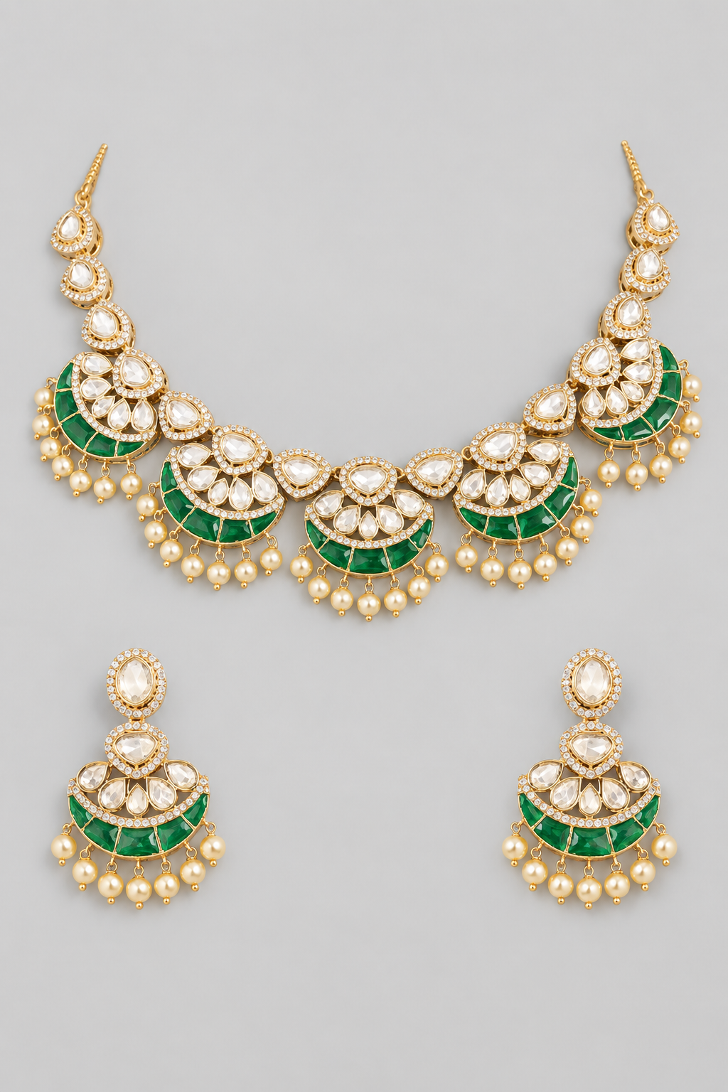 Beautifully arranged dainty kundan polki necklace set with earrings