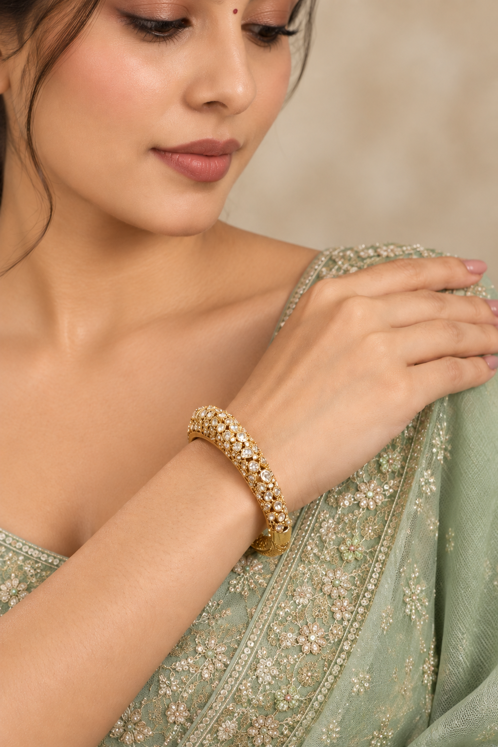 Bold and stylish moissanite openable kada