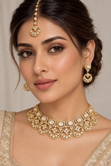 Dramatic and stylish moissanite set with matching earrings and maangtika