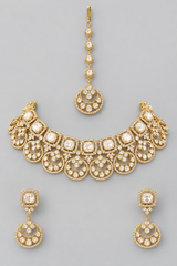 Dramatic and stylish moissanite set with matching earrings and maangtika