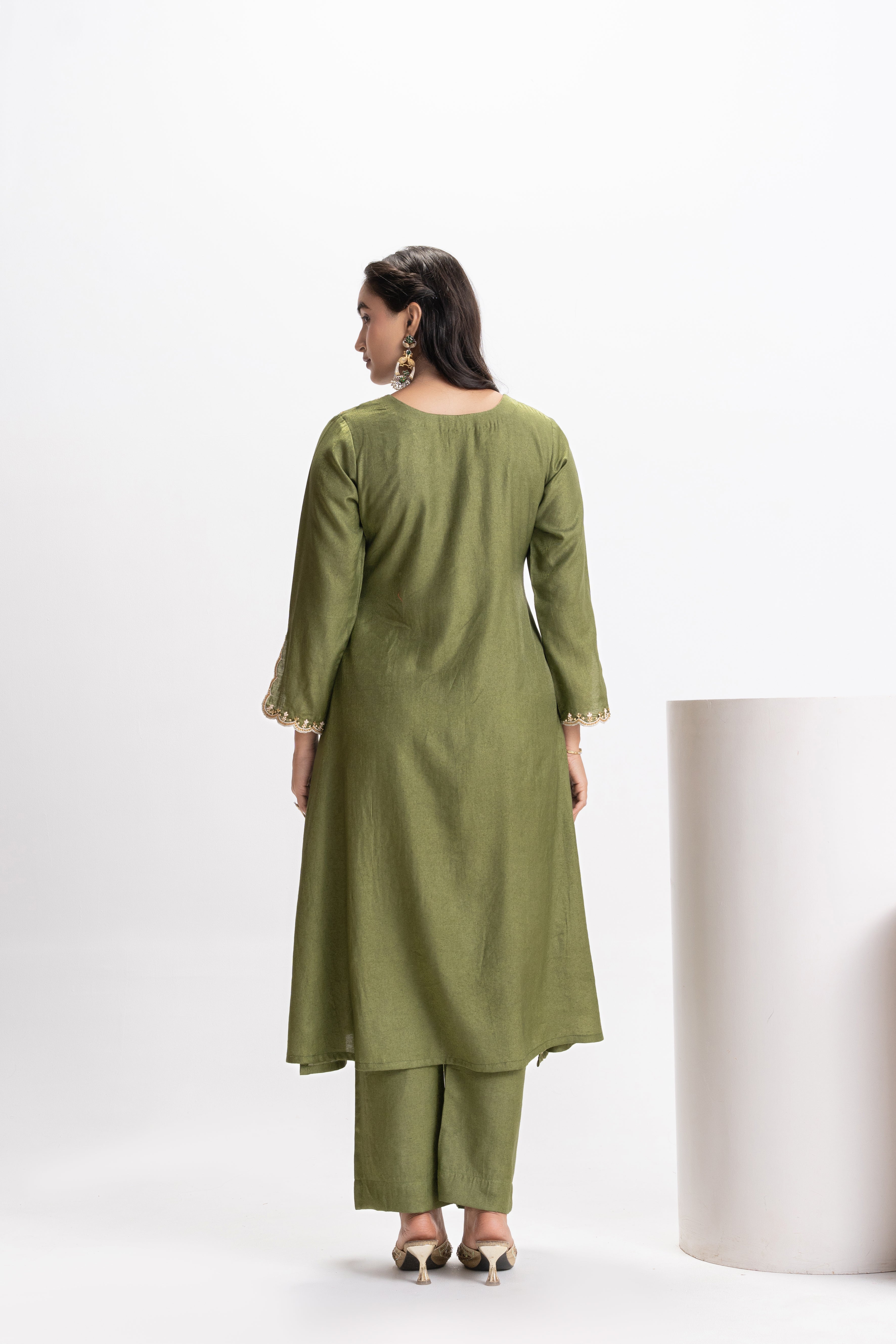 CHANDERI DOUBLE KALI EMBROIDERED KURTA  PANT SET