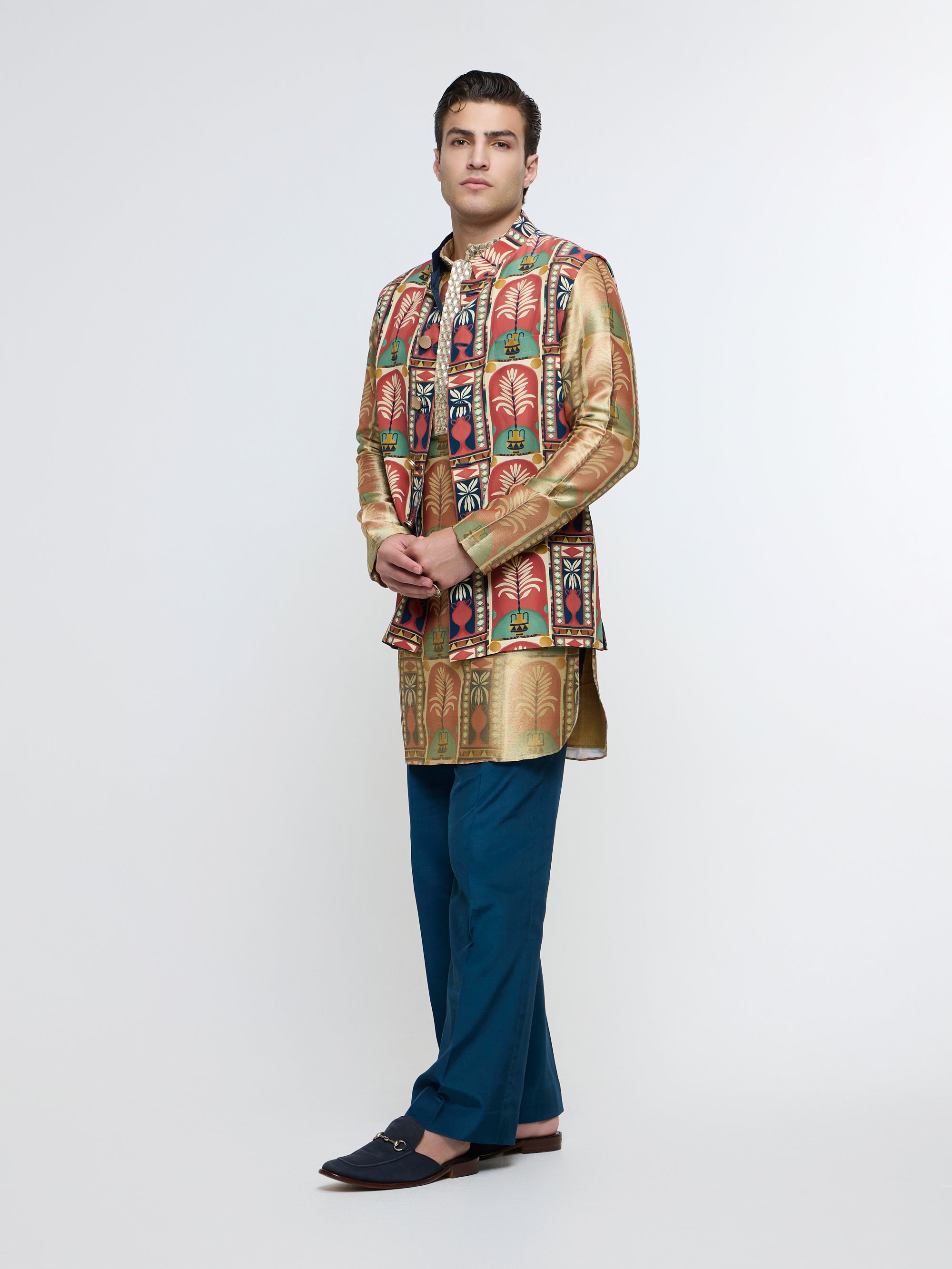 MEHRAB BUNDI PAIRED WITH METALLIC KURTA & PANTS