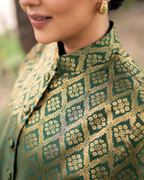 Gayatri Banarasi Cape: Women's Emerald Gold Diamond Indowestern Wear