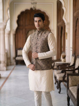 Salim Banarasi Bandi: Men's Black Zari Paisley Waist Coat