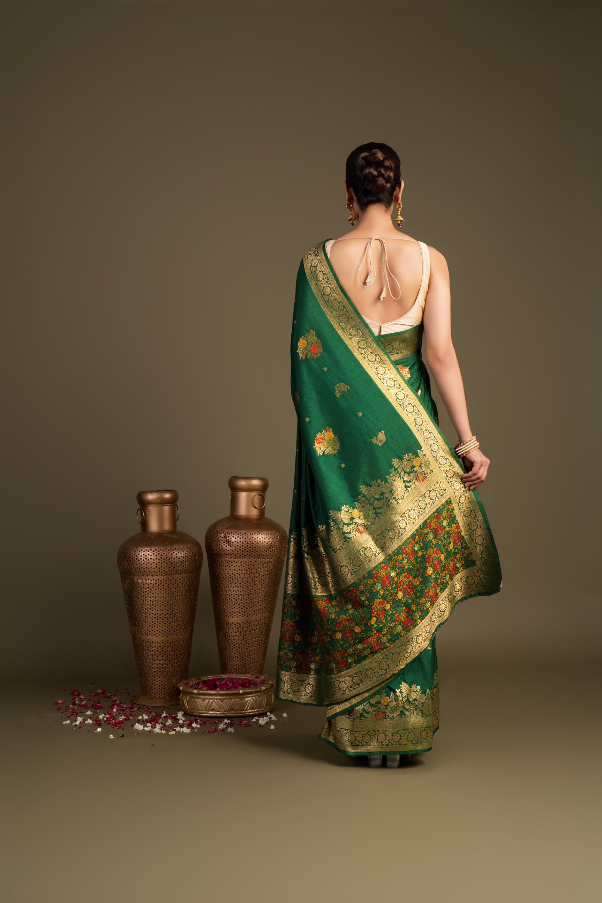 Bottle Green Pure Silk Banarasi Handloom Saree?